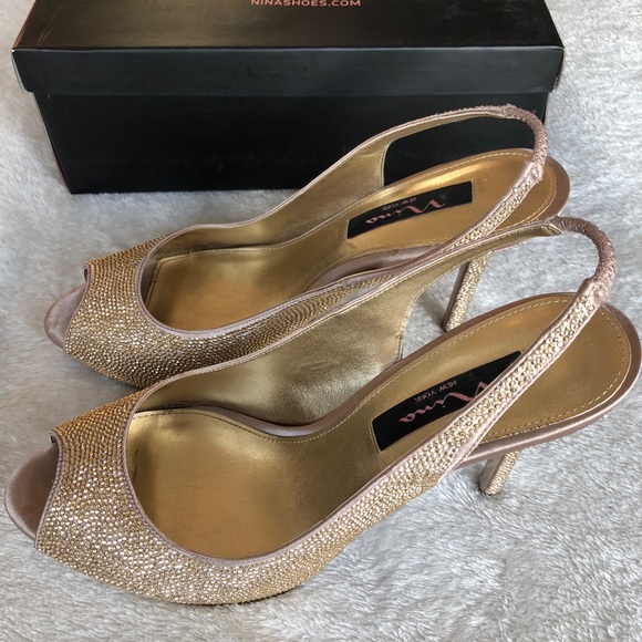 Shimmering Gold Slingback Heel - Picture 5 of 5